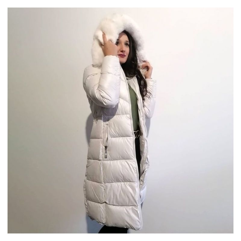 Zimska jakna duga prošivena s odvojivom kapuljačom i krznom bijela Cijena
